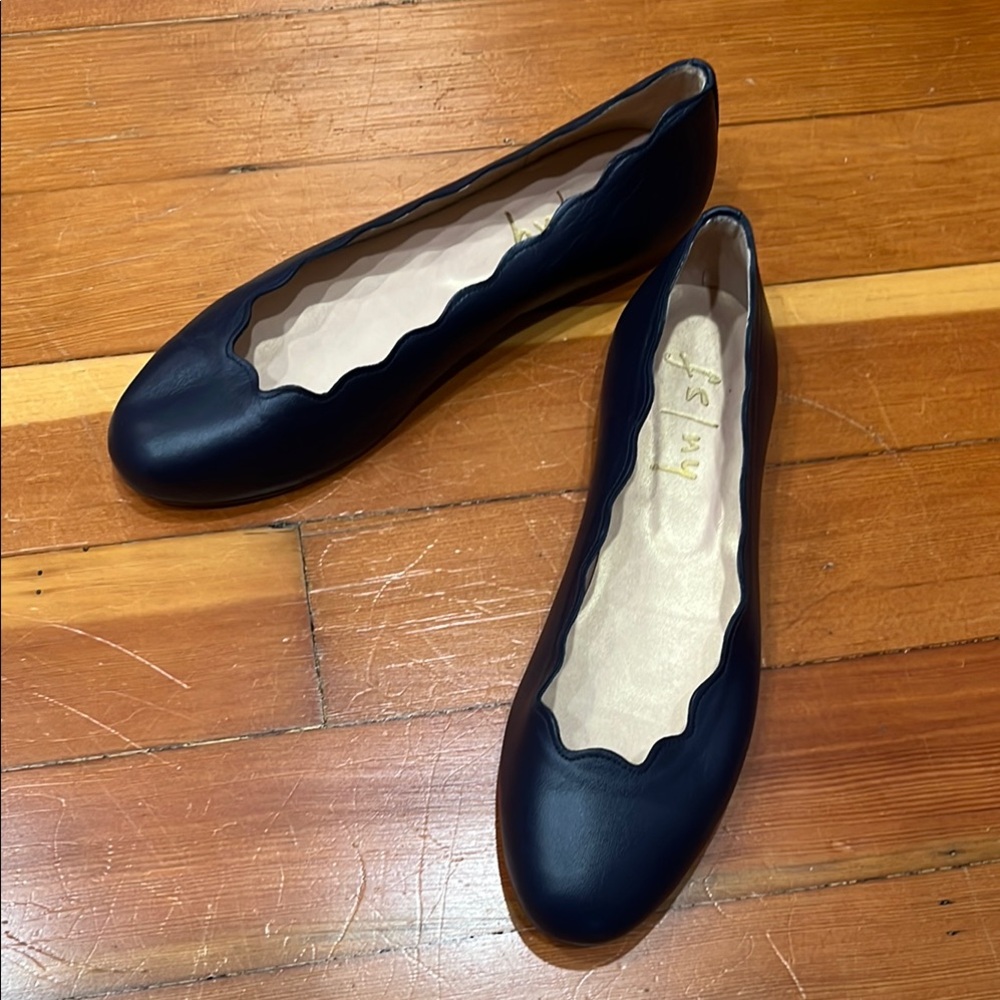 French Sole FS/NY Women's Jigsaw Scalloped Ballet Flat (Navy Napa Leather)